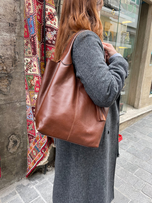 Hakiki Deri Püskül Detaylı Kadın Omuz Çantası YC011969DRL